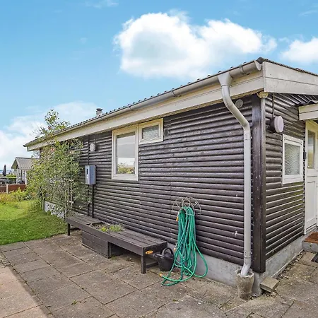 3 Bedroom Beautiful In Rønde