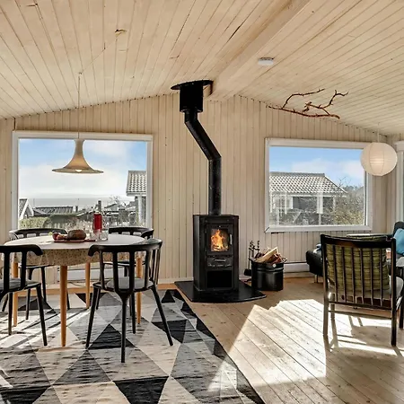 3 Bedroom Beautiful In Feriehus