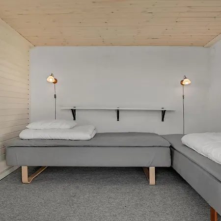 3 Bedroom Beautiful In Feriehus *